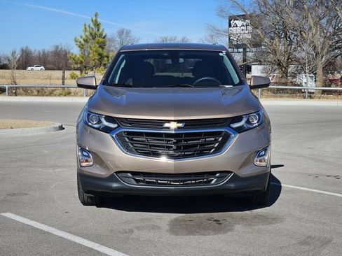 Used 2018 Chevrolet Equinox LT image 2