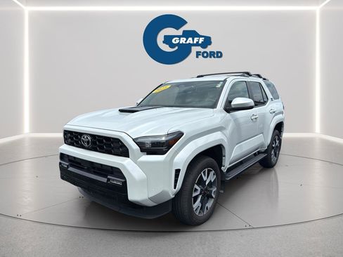 Used 2025 Toyota 4Runner TRD Sport AWD/4WD image 2