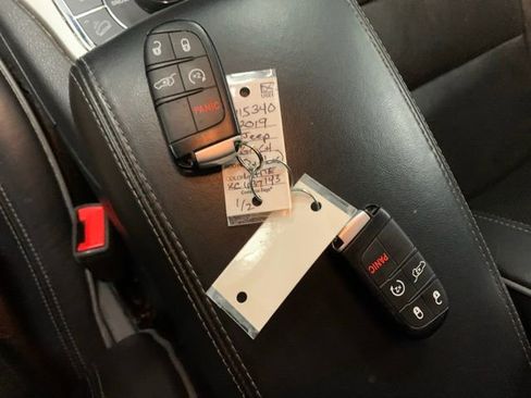 Used 2019 Jeep Grand Cherokee Overland image 17