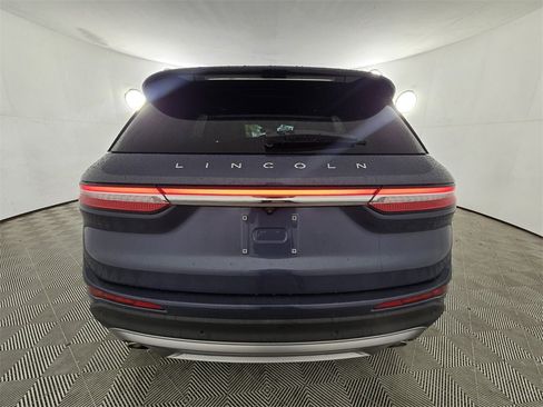 Used 2022 Lincoln Corsair Reserve image 10