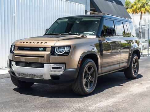 Used 2023 Land Rover Defender 110 S AWD/4WD image 3