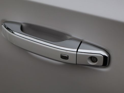 Used 2022 GMC Yukon XL Denali w/ Denali Ultimate Package image 16