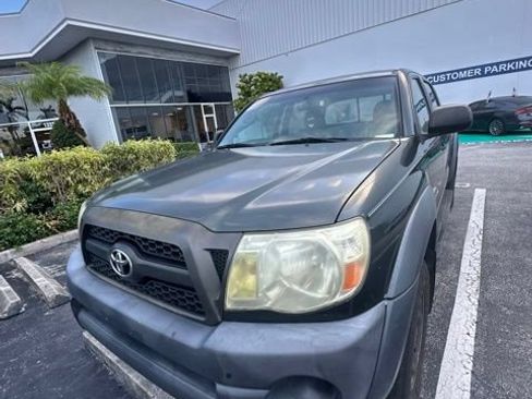 Used 2011 Toyota Tacoma PreRunner w/ Convenience Pkg RWD image 3