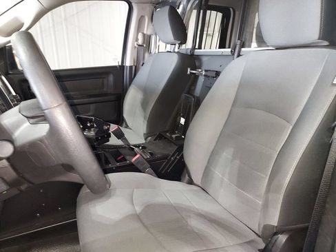 Used 2022 RAM 1500 4x4 Crew Cab Classic image 17