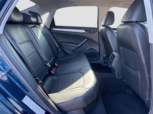 Used 2019 Volkswagen Passat 2.0T Wolfsburg image 29