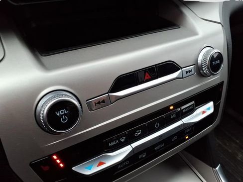 Certified 2022 Ford Explorer XLT w/ Equipment Group 202A image 17