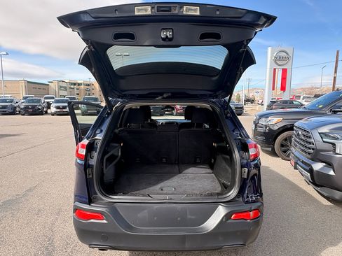 Used 2016 Jeep Cherokee Latitude w/ Comfort/Convenience Group image 10