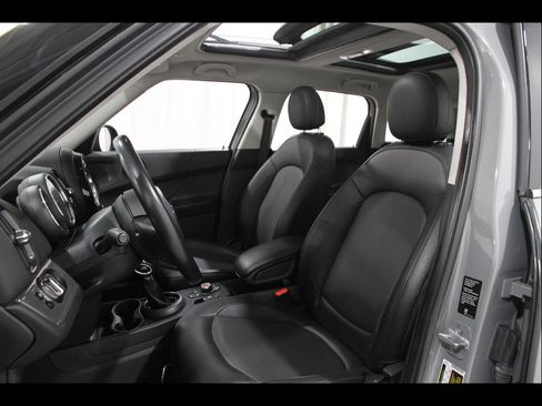 Used 2019 MINI Cooper Countryman FWD image 5