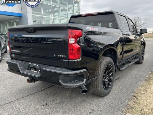 Used 2022 Chevrolet Silverado 1500 Custom image 5