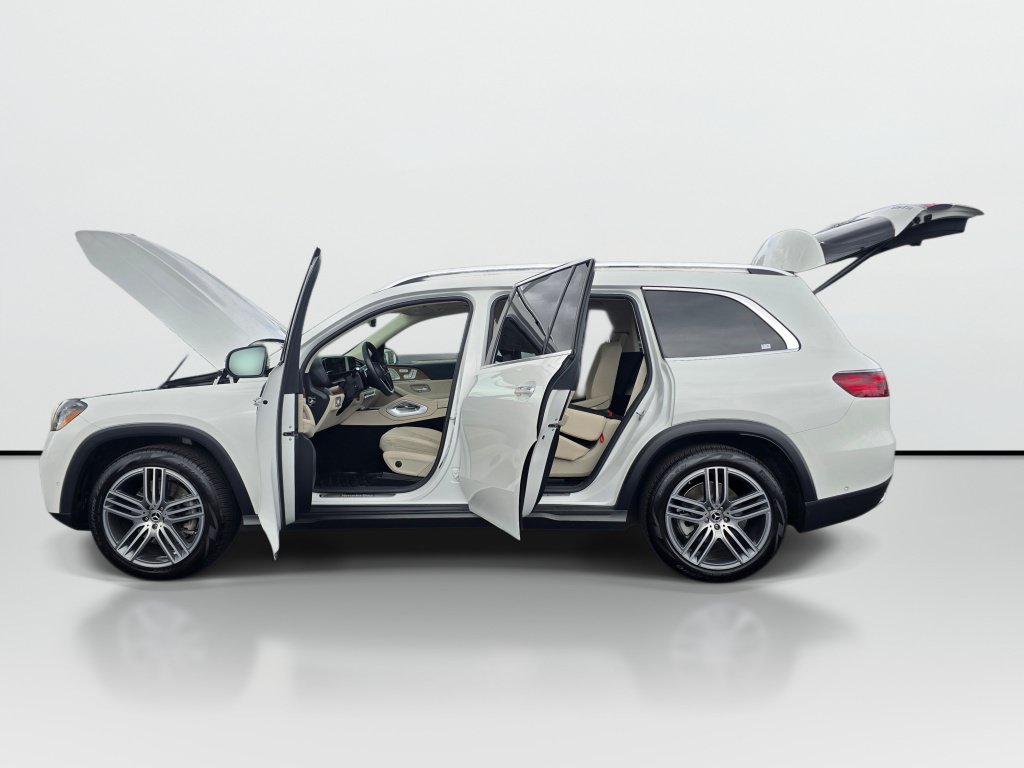 Used 2026 Mercedes-Benz GLS 450 4MATIC image 10
