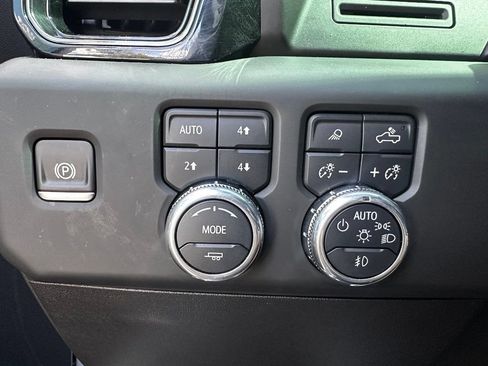 Used 2025 GMC Sierra 1500 AT4 AWD/4WD image 31