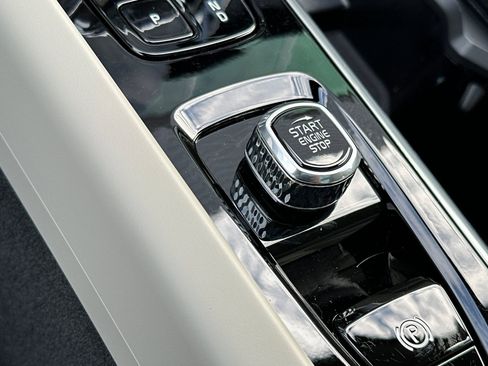 New 2026 Volvo XC60 T8 Ultra w/ Protection Package Premier image 22