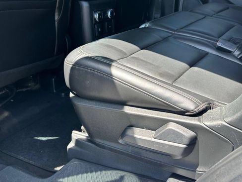 Used 2022 Ford Explorer XLT w/ Equipment Group 202A RWD image 20