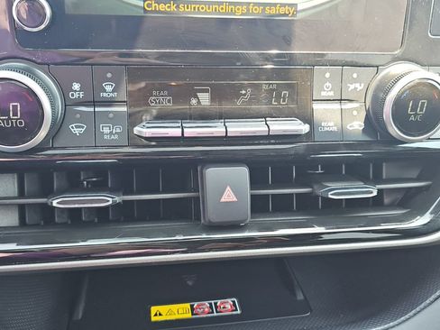 Certified 2025 Toyota Highlander XLE AWD/4WD image 18