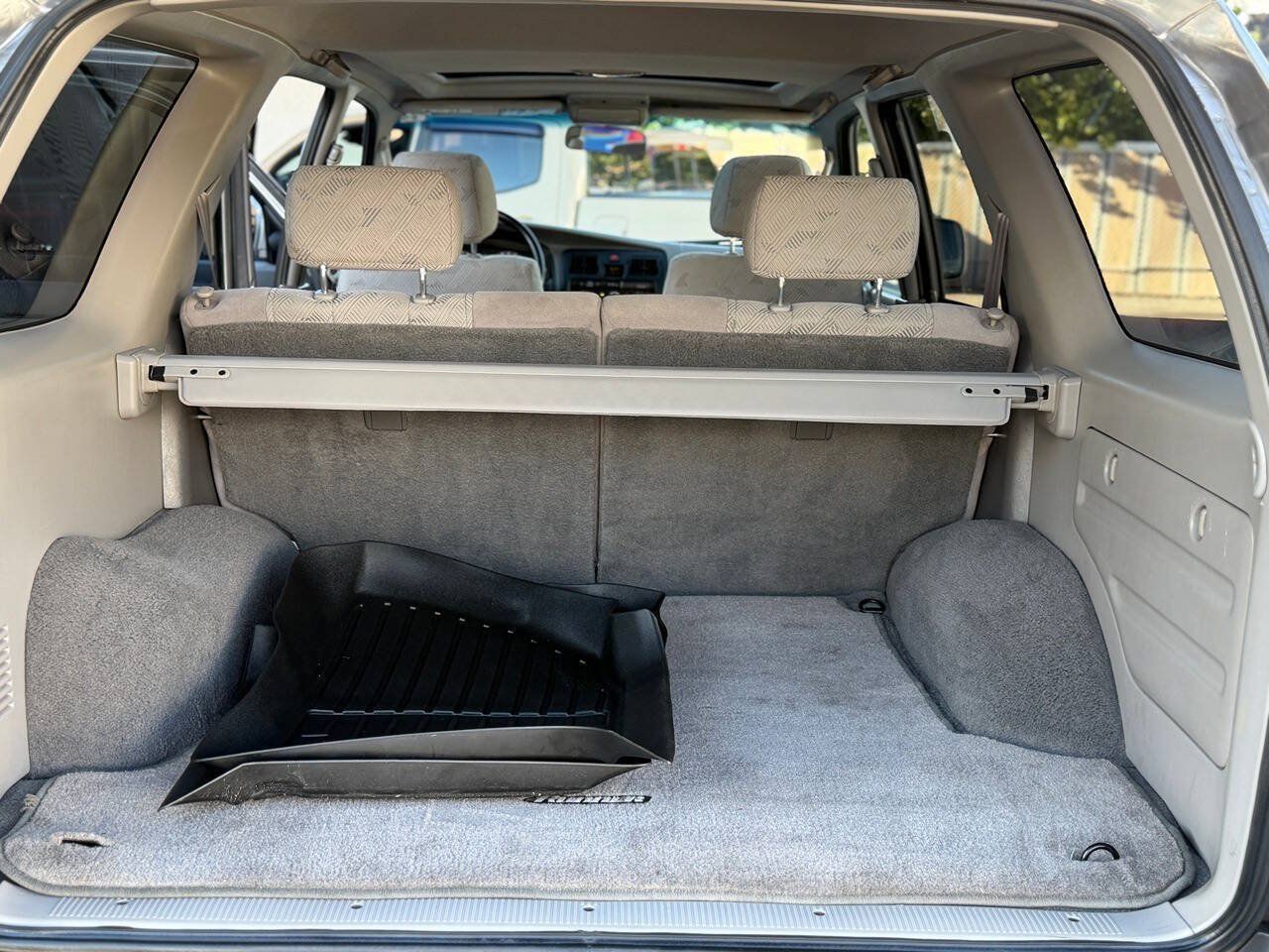 Used 2002 Toyota 4Runner SR5 AWD/4WD image 93