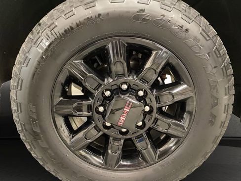 Used 2025 GMC Sierra 2500 AT4 w/ AT4 Premium Plus Package AWD/4WD image 30