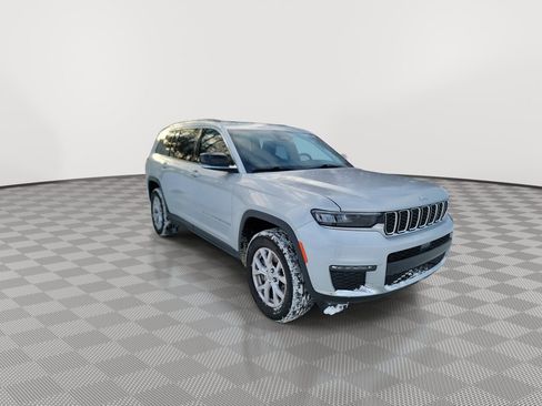 Used 2022 Jeep Grand Cherokee L Limited image 2