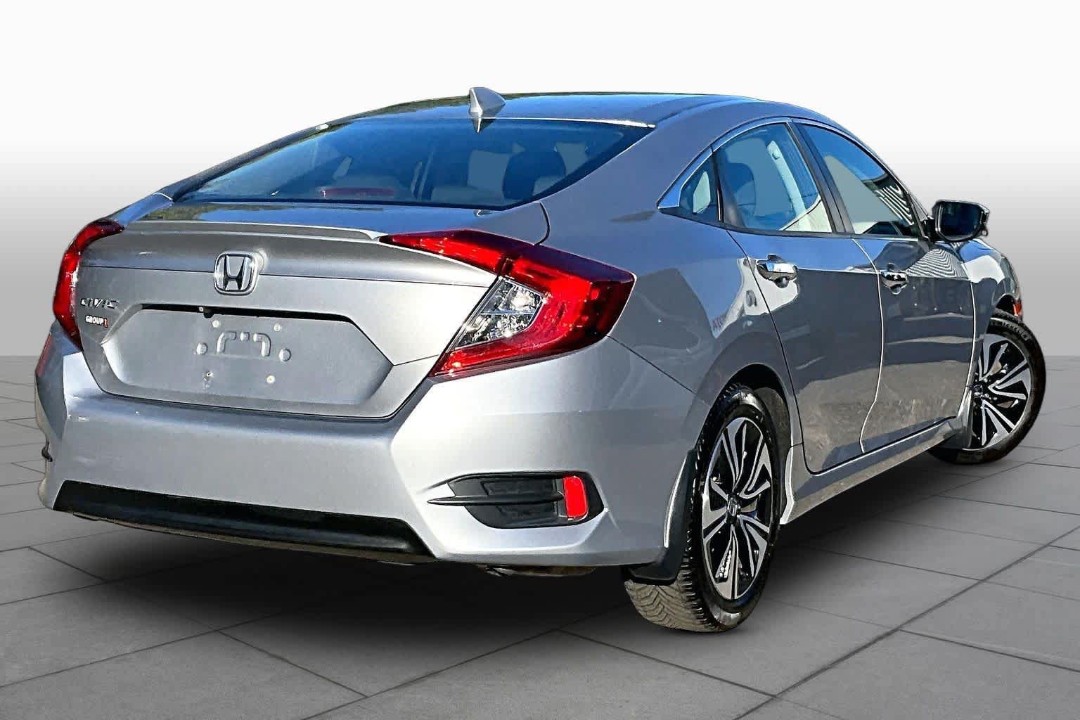 Used 2017 Honda Civic EX-T image 13