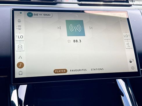 Used 2025 Land Rover Range Rover Sport Dynamic SE image 31