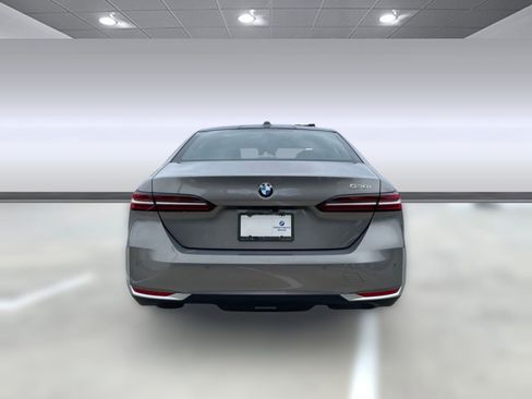 Used 2026 BMW 530i w/ Premium Package image 8