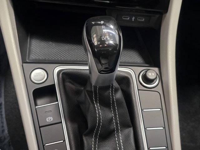 Certified 2023 Volkswagen Jetta SE FWD image 21