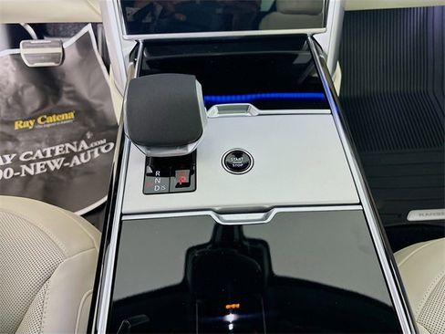 New 2025 Land Rover Range Rover SE image 18