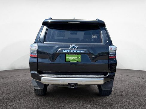 Used 2018 Toyota 4Runner TRD Off-Road Premium AWD/4WD image 4