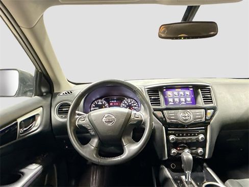Used 2020 Nissan Pathfinder SV image 18