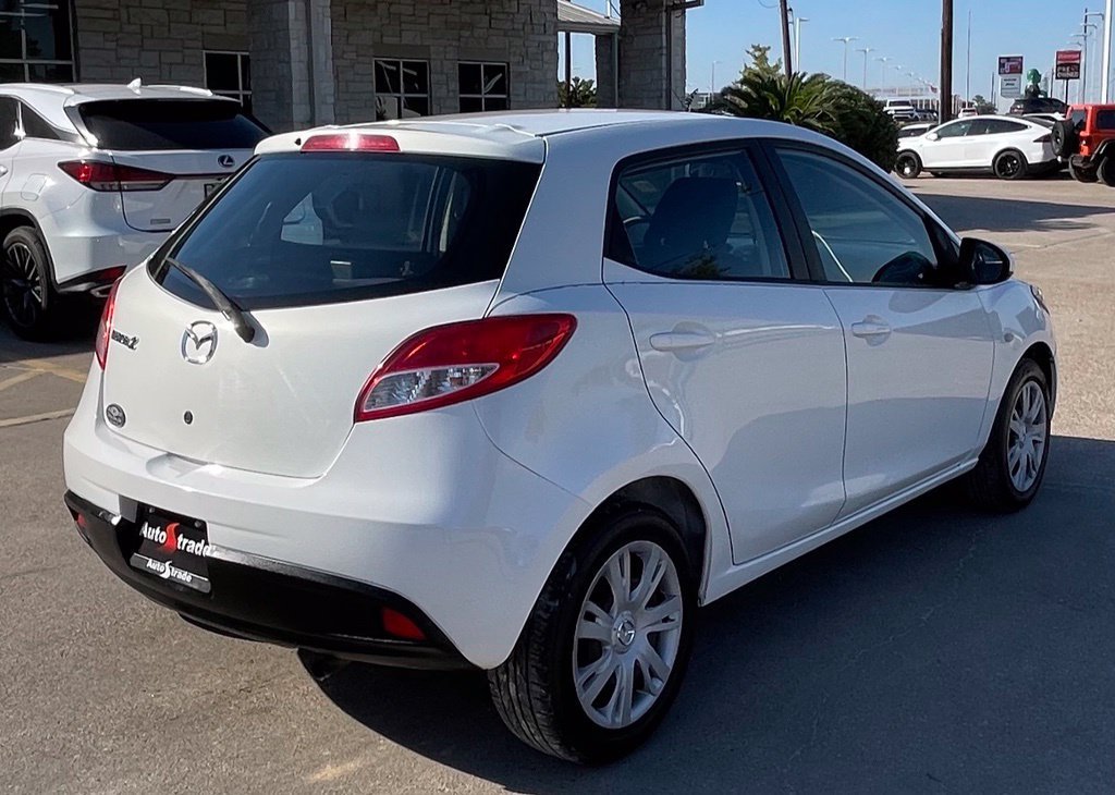 Used 2014 MAZDA MAZDA2 Sport FWD image 3