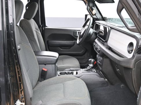 Used 2024 Jeep Wrangler Unlimited w/ Convenience Group image 37