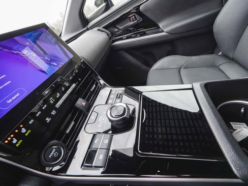 Used 2024 Subaru Solterra Limited w/ Limited Package image 29