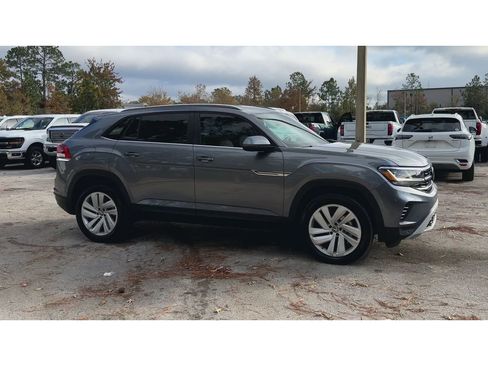 Used 2022 Volkswagen Atlas Cross Sport SE image 2