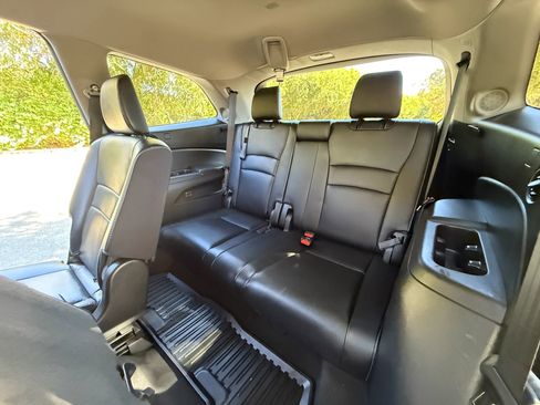 Used 2018 Honda Pilot Touring image 26