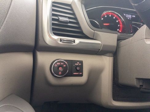 Used 2014 GMC Acadia SLT image 22