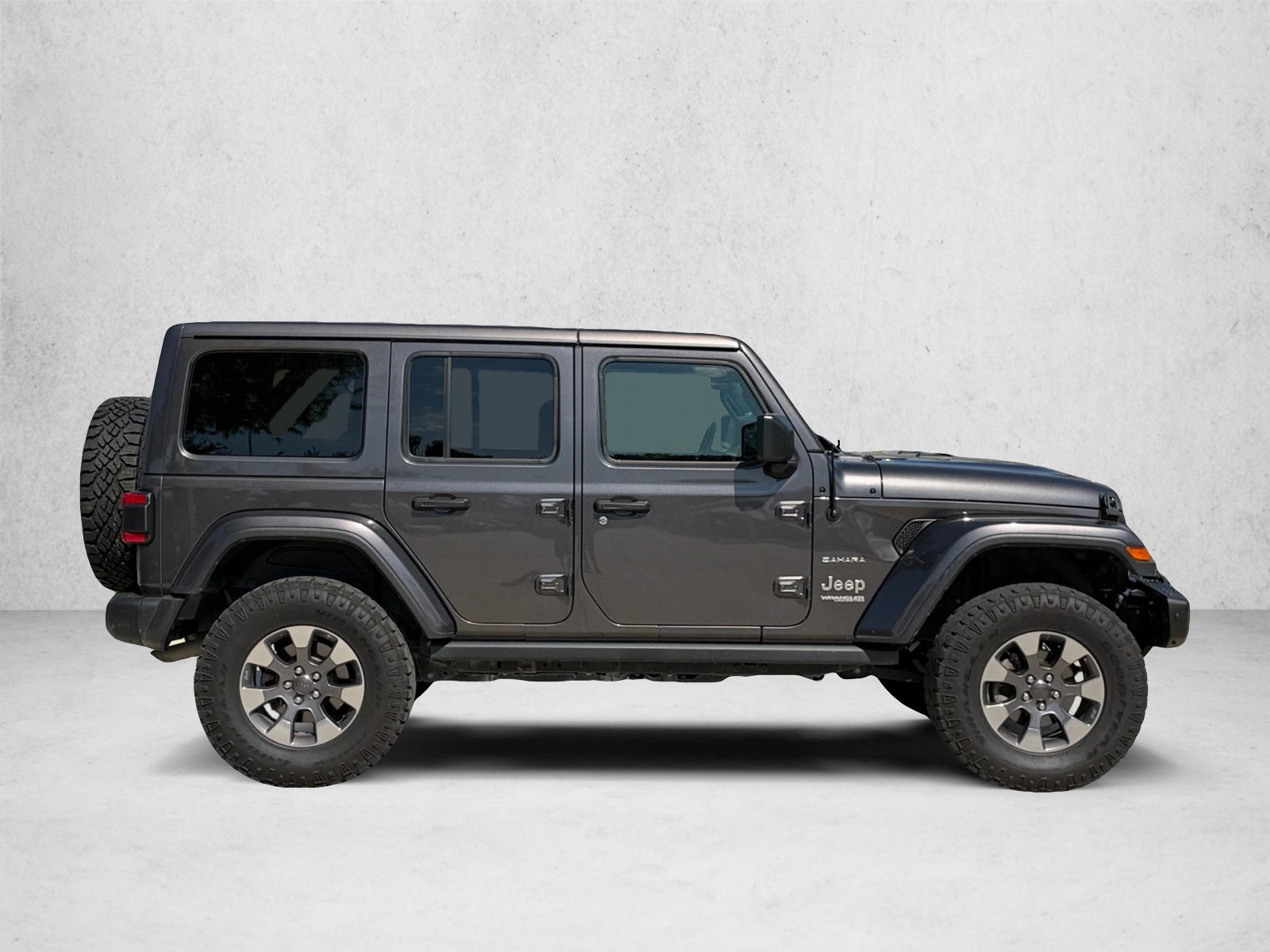 Used 2020 Jeep Wrangler Unlimited Sahara AWD/4WD image 4