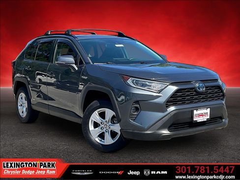 Used 2021 Toyota RAV4 XLE w/ Convenience Package AWD/4WD image 1
