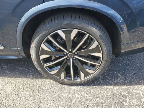New 2026 Volvo XC90 T8 Ultra w/ Protection Package Premier AWD/4WD image 3