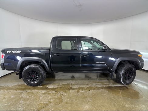 Used 2020 Toyota Tacoma TRD Off-Road image 24