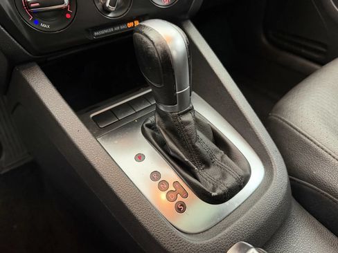 Used 2011 Volkswagen Jetta SE FWD image 19