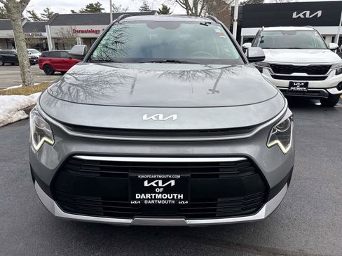 Used 2024 Kia Niro EX image 5