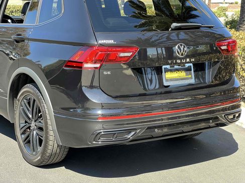 Used 2022 Volkswagen Tiguan SE R-Line image 56