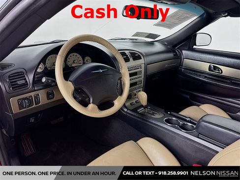 Used 2004 Ford Thunderbird image 9