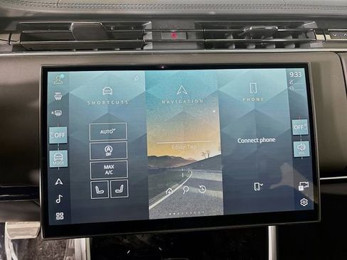 New 2026 Land Rover Range Rover SE image 16