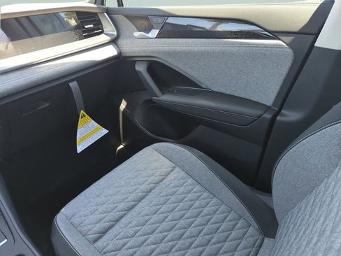 New 2026 Volkswagen Tiguan S FWD image 23