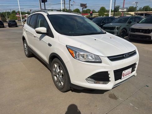 Used 2014 Ford Escape Titanium image 2