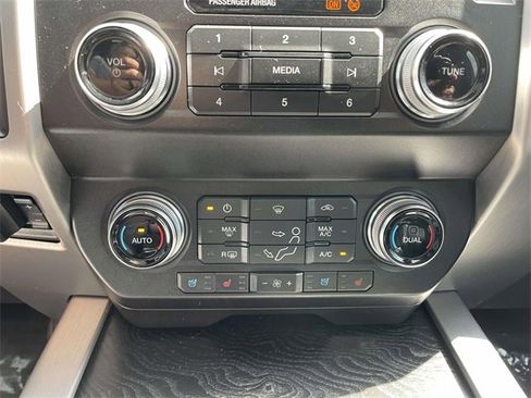 Certified 2019 Ford F350 Platinum w/ Platinum Ultimate Package image 22