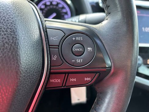 Used 2020 Toyota Camry SE image 19