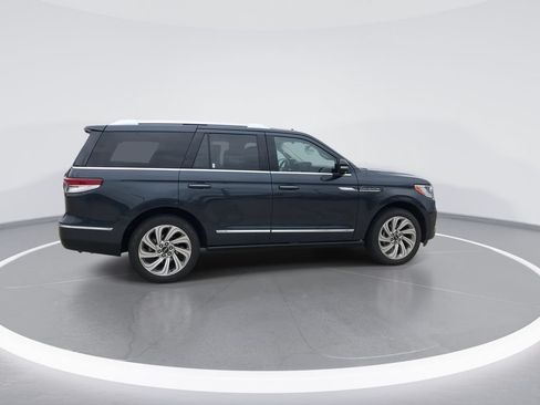 Used 2024 Lincoln Navigator Reserve AWD/4WD image 9