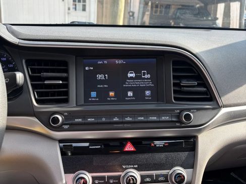 Used 2020 Hyundai Elantra SEL FWD image 14