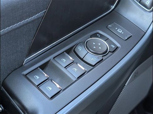 Used 2022 Ford F150 Lariat w/ Max Trailer Tow Package image 11